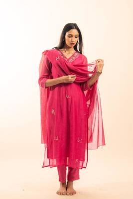 Rani pink rangoon bail kurta set with duppata 3