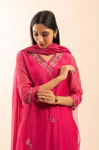 Rani pink rangoon bail kurta set with duppata