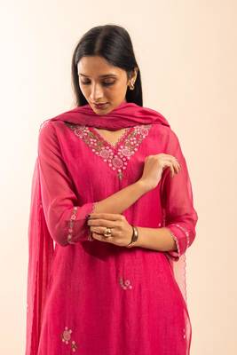 Rani pink rangoon bail kurta set with duppata 2