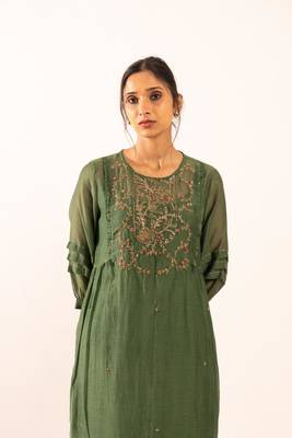 Bottle green victorian kurta set with duppata 2