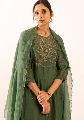 Bottle green victorian kurta set with duppata 4