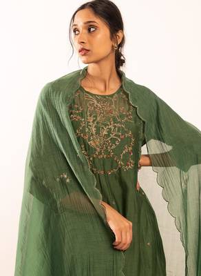 Bottle green victorian kurta set with duppata 5