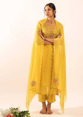 Mustard daydream kurta set with duppata 3