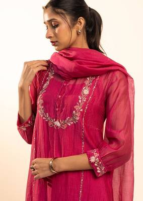 Hot pink camellia kurta set with duppata 4