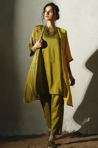 Yellow embroidered crepe kurta set with jacket