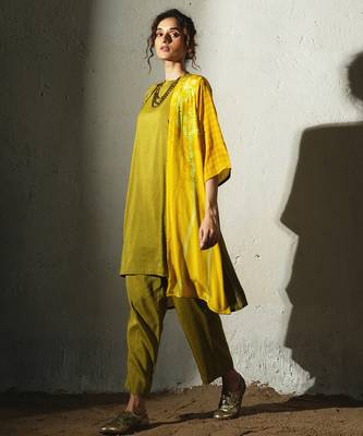 Yellow embroidered crepe kurta set with jacket 4
