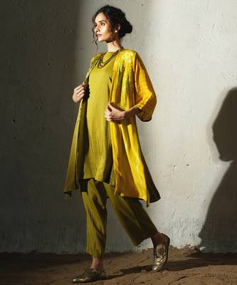 Yellow embroidered crepe kurta set with jacket 5
