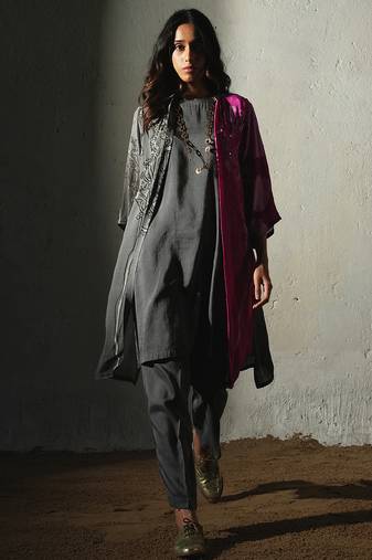 Grey embroidered crepe kurta set with jacket