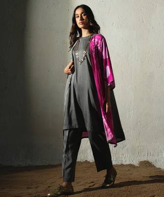 Grey embroidered crepe kurta set with jacket 3