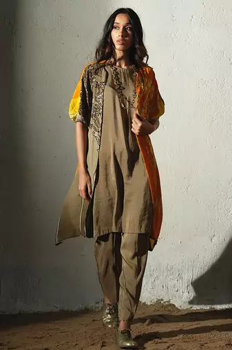 Brown embroidered crepe kurta set with jacket