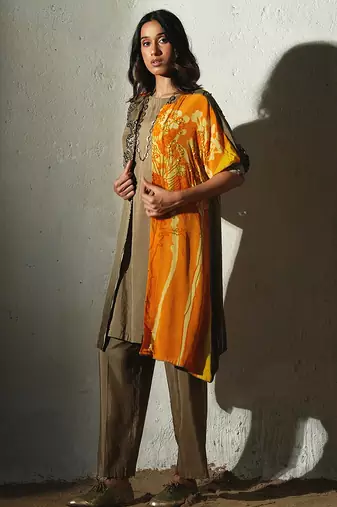 Brown embroidered crepe kurta set with jacket