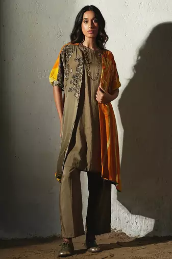 Brown embroidered crepe kurta set with jacket