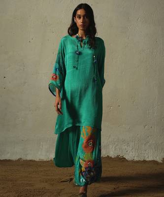 Blue embroidered chiffon kurta set 2