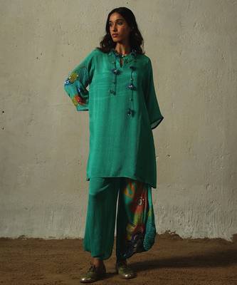 Blue embroidered chiffon kurta set 4