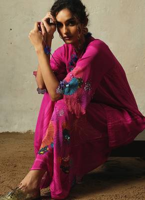 Pink embroidered chiffon kurta set 3