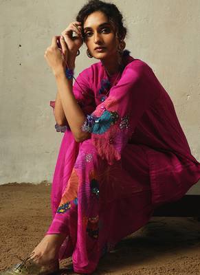 Pink embroidered chiffon kurta set 4