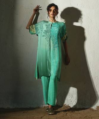 Green printed crepe kurta set 5