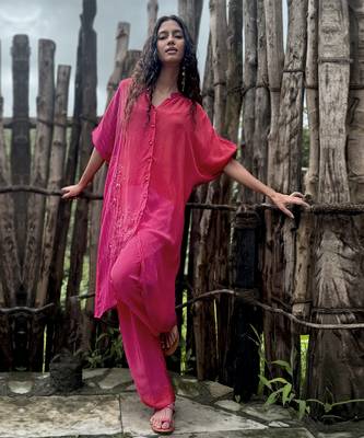 Pink embroidered crepe co ord set 5