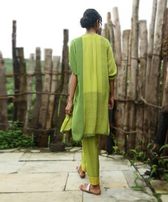 Green embroidered crepe co ord set 2