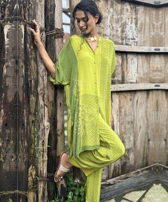 Green embroidered crepe co ord set 4