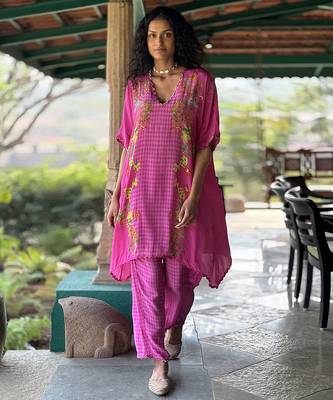 Pink printed crepe kurta set 1
