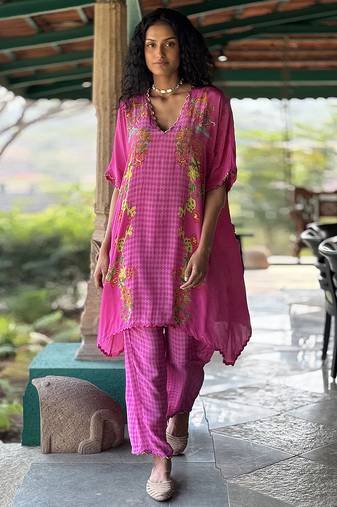 Pink printed crepe kurta set