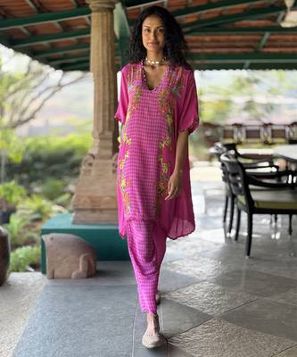 Pink printed crepe kurta set 2