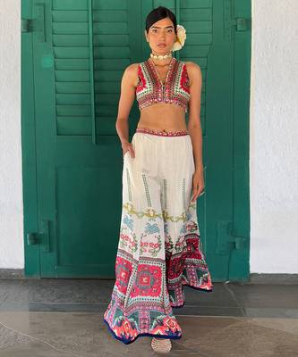 Off-white embroidered chiffon co ord set 5