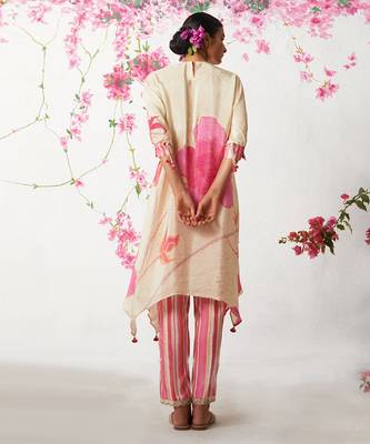 Pink embroidered crepe kurta set 3