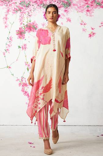 Pink embroidered crepe kurta set