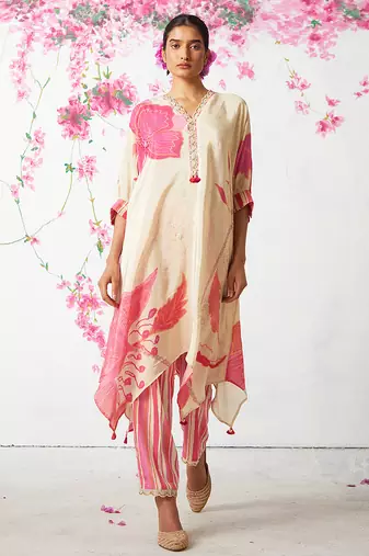 Pink embroidered crepe kurta set