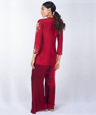 Red embroidered linen kurta set 4