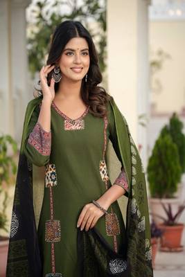 green floral printed cotton kurta trouser and dupatta set 2