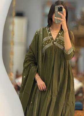 green floral embroidered cotton kurta trouser and dupatta set 2