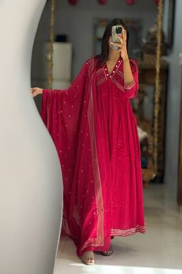 pink floral embroidered cotton kurta trouser and dupatta set 1
