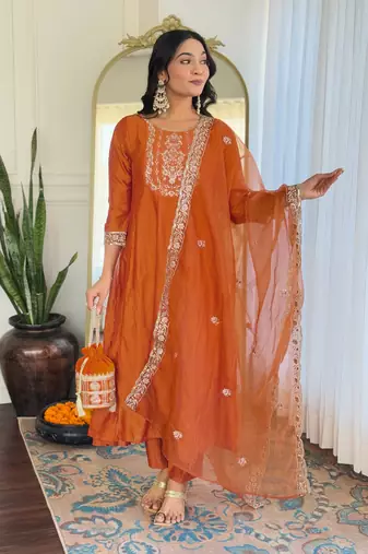 Women ethnic motifs embroidered regular thread work kurta with trousers & with dupatta