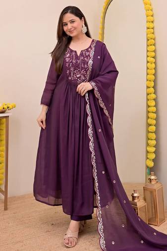 Women floral embroidered panelled thread work kurta with trousers & with dupatta