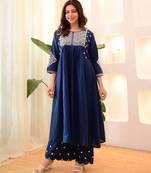 Women ethnic motifs embroidered empire thread work kurta with palazzos