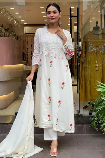 Women ethnic motifs embroidered regular thread work kurta with trousers & with dupatta