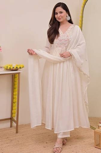 Women floral embroidered panelled thread work kurta with trousers & with dupatta