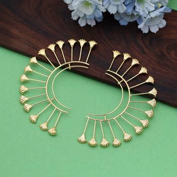 Gold color amrapali ear cuff 1