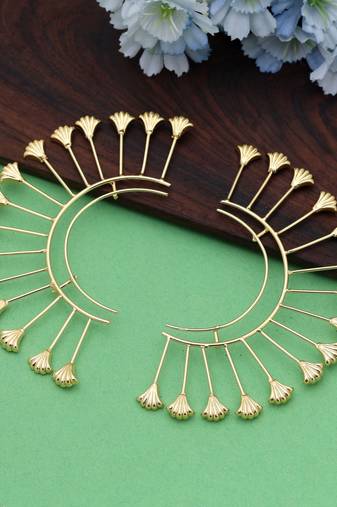 Gold color amrapali ear cuff