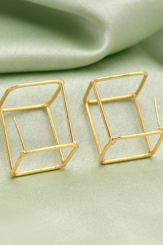 Gold color amrapali earrings