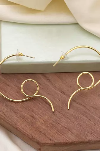 Gold color amrapali earrings
