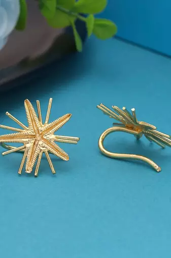 Gold color amrapali earrings