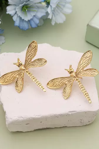 Gold color amrapali earrings