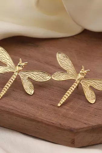 Gold color amrapali earrings