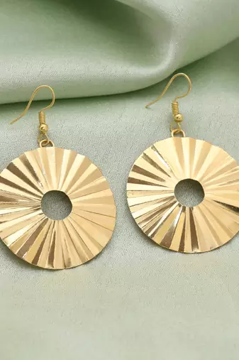 Gold color amrapali earrings