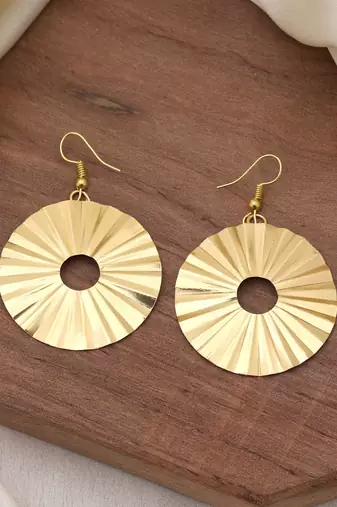Gold color amrapali earrings