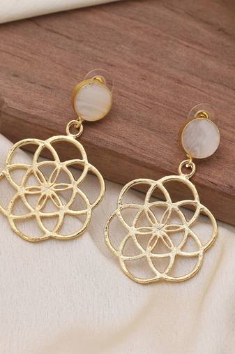 White color amrapali earrings